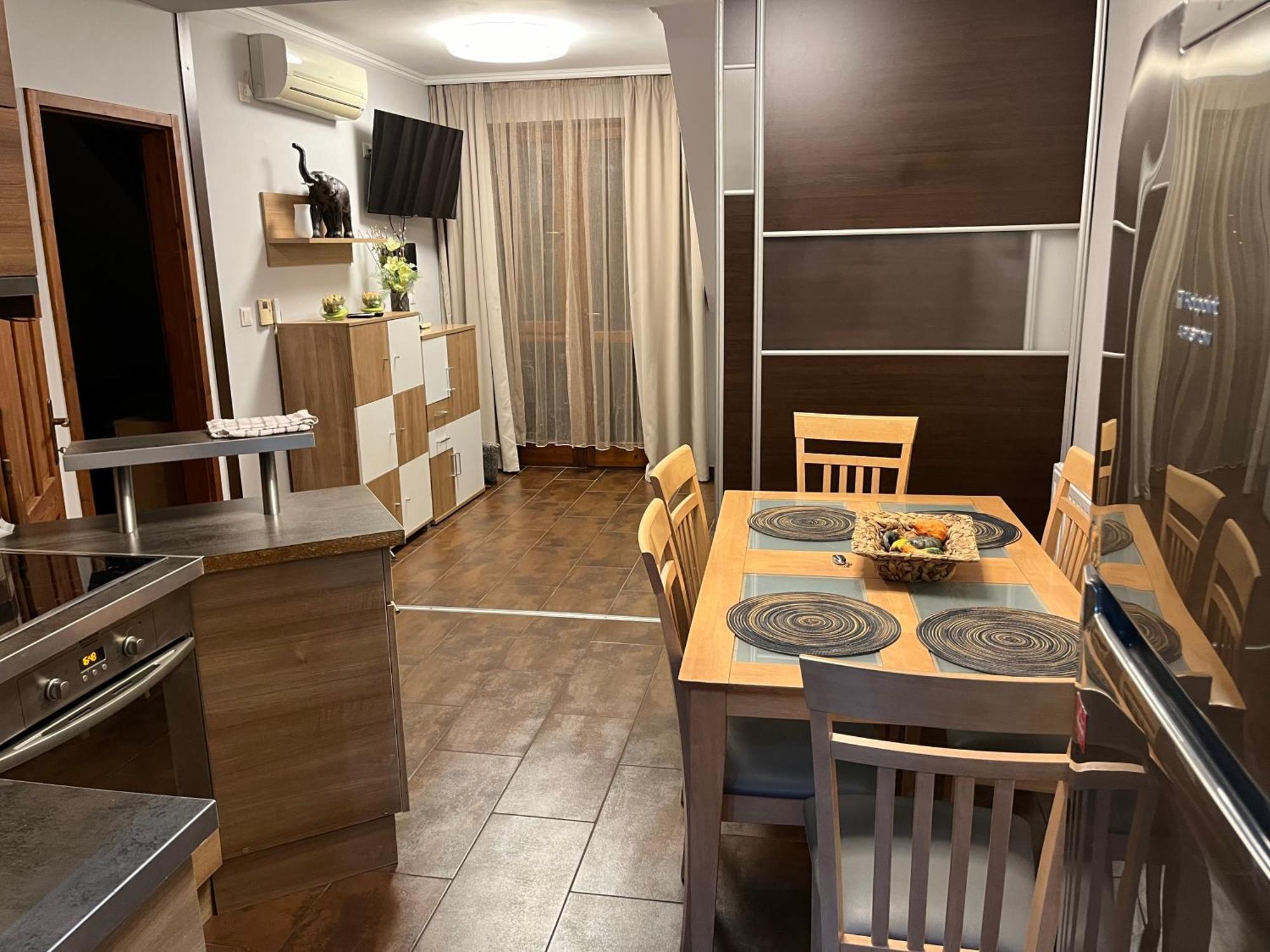 Brookforest Family Apartman Хайдусобосло Экстерьер фото